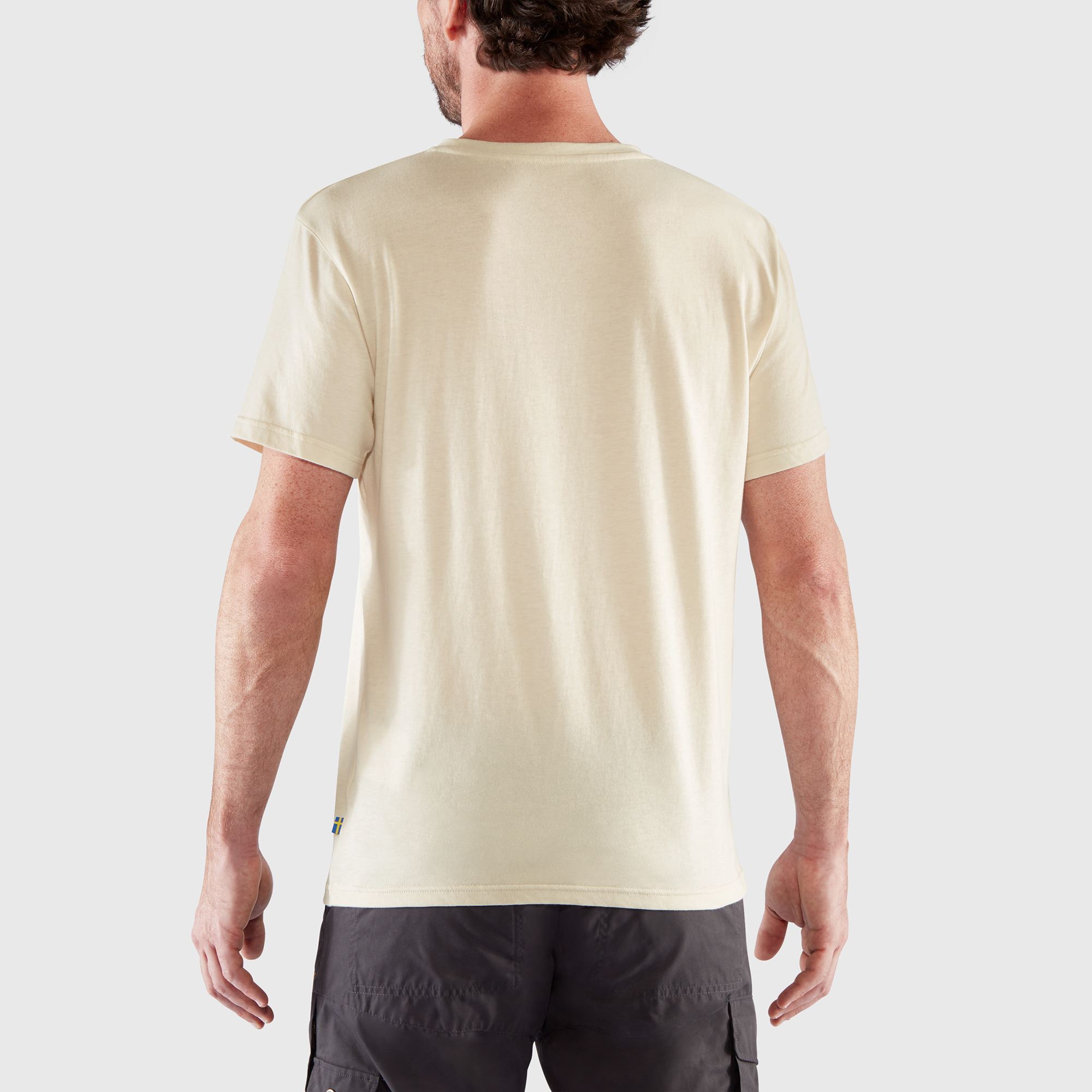 Fjällräven-1960-Logo-T-Shirt-M-87313-Modelansicht-2