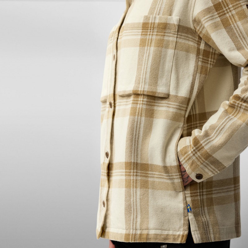 frisliv-fjaellraeven-singi-flannel-overshirt-w-8698-live-e